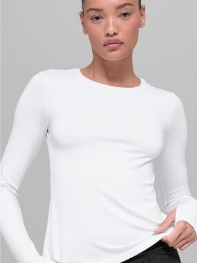 ALO Finess Women’s Long Sleeve Crewneck Top - White
